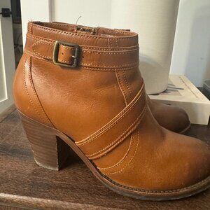 Ariat Brown Leather Women’s Western Ankle Boots Size 7.5 (Gently Used)